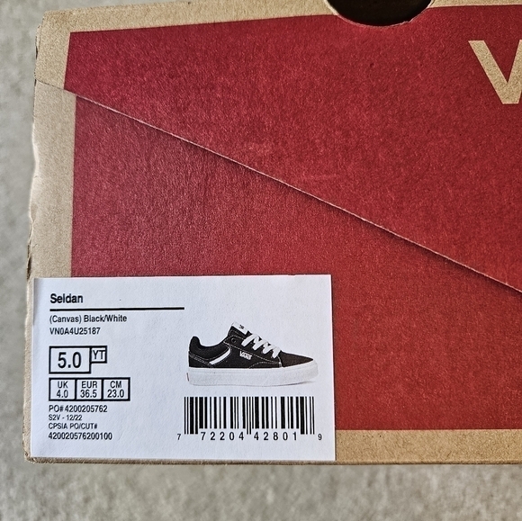 Vans Kids' Seldan Low Top Sneaker Big Kid in Black Size 5Y (NIB) - Picture 10 of 14